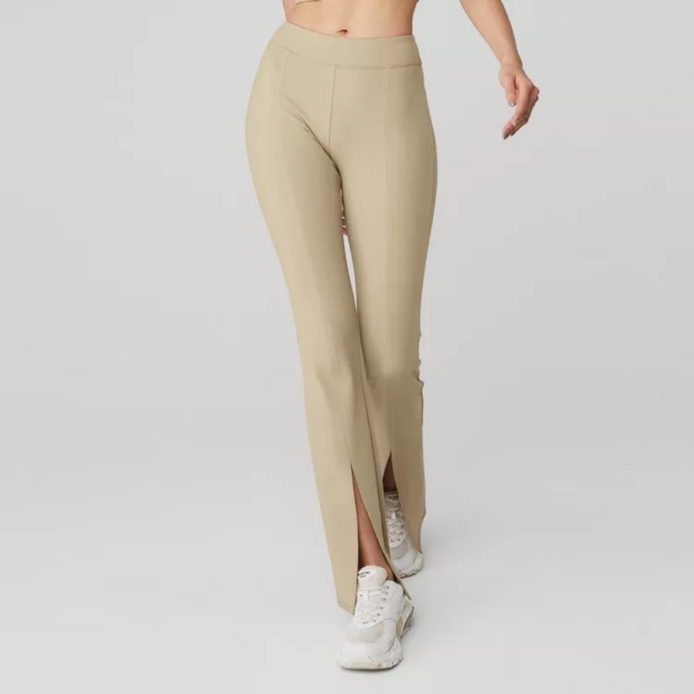 New nwt Alo yoga sports split flare pants
